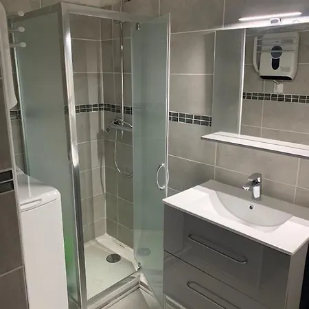 T2 Pour 4 Personnes Apartment